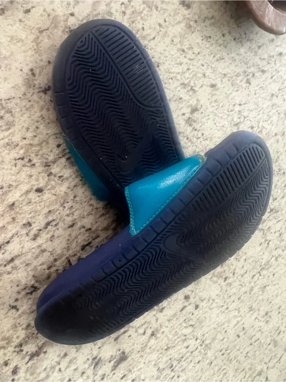 Nike Navy & Light Blue Textured Slide
